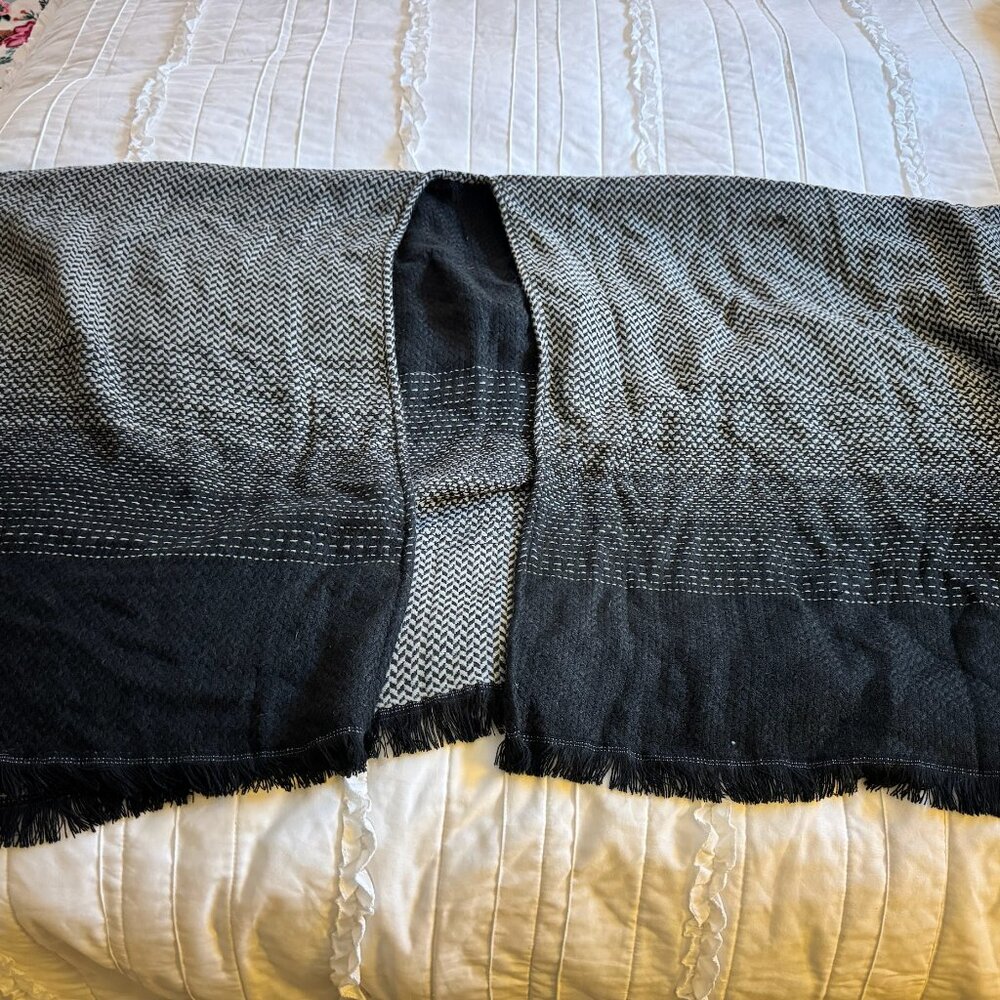 Banana Republic One Size Black/Gray Woman's Scarf/Wrap
